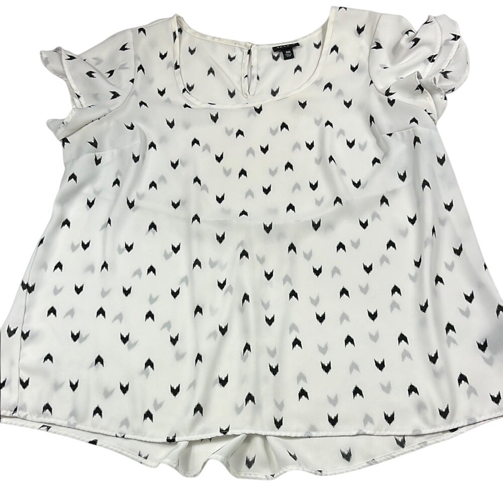 Torrid Sheer Flutter Sleeve Blouse Heart Print Womens Size 00 (10 M/L) Cream Blk